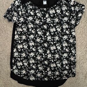 Old Navy Black and White Floral Short Sleeve Top